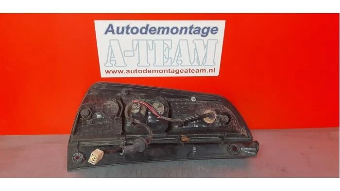 Feu arrière droit Subaru Justy IV P13234136 - Photo 2/2