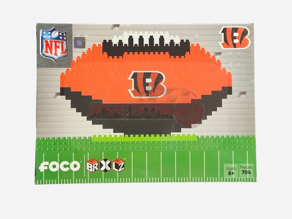 FOREVER COLLECTIBLES Cincinnati Bengals NFL BRXLZ Football 3-D Construction Block Set