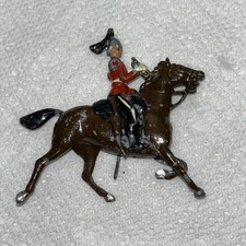VTG Lead British soldier on horse with bugle red jacket