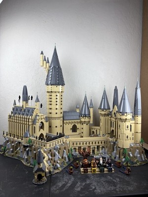 LEGO Harry Potter Hogwarts Castle Set 71043 98% Complete