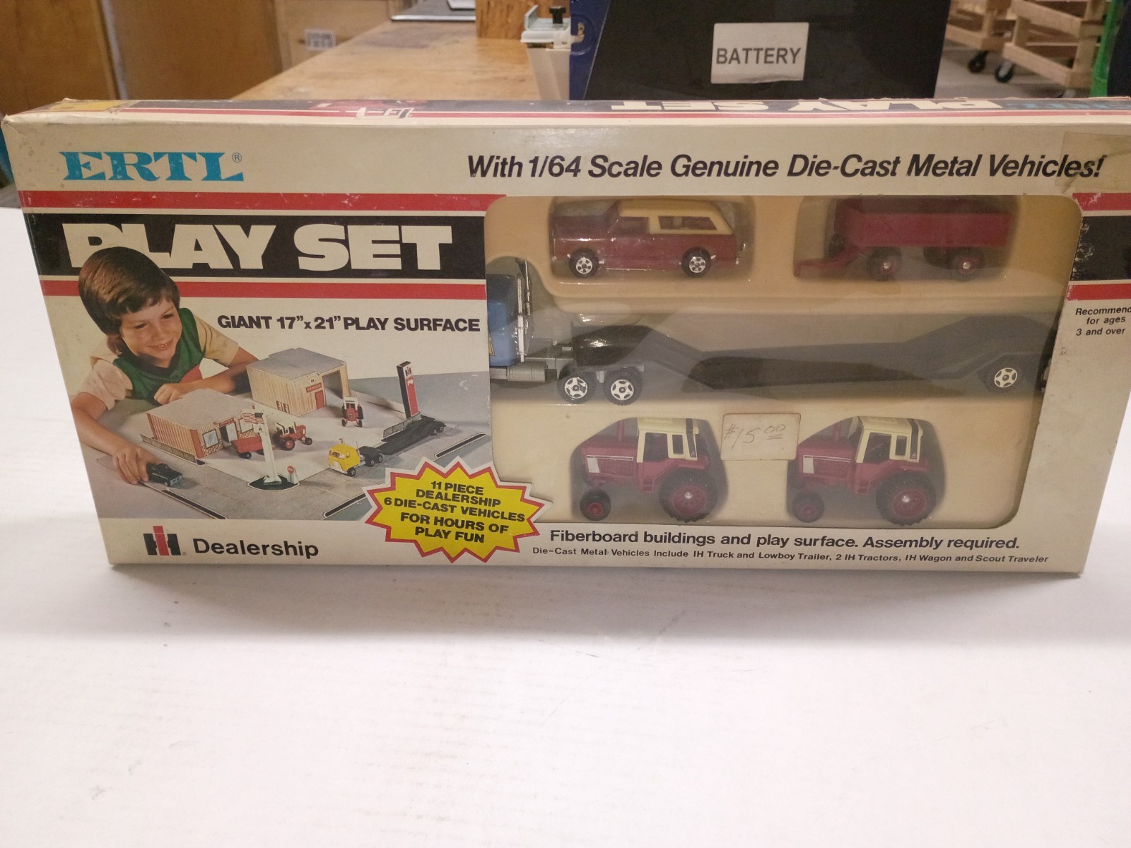 ERTL International Harvester Play Set 1:64 Die-Cast Metal Farm Vehicles 1980
