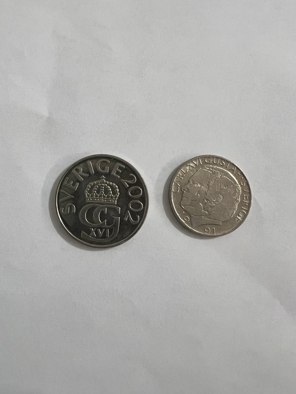 Two Swedish Coins 1991 2002 Sweden Kronor Sverige Circulated