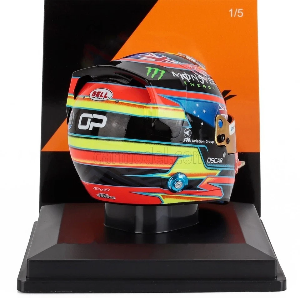 Oscar Piastri McLaren 2025 Helmet 1/5 Scale Spark - Imagen 3 de 4
