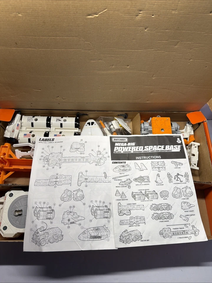 MATCHBOX MEGA RIG SPACE BASE MOON PLAYSET MATTEL 35854 COMPLETE OPEN BOX - Image 4 of 4
