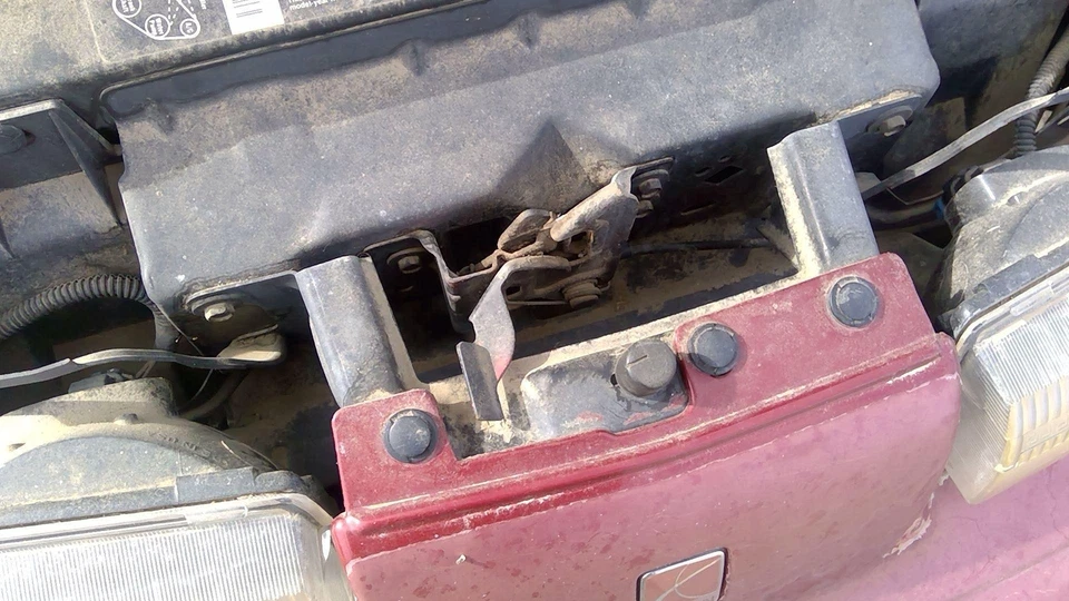 Conjunto de pestillo de capó Saturn Sw2 1991-1998 con soporte OEM Foto 3 de 4