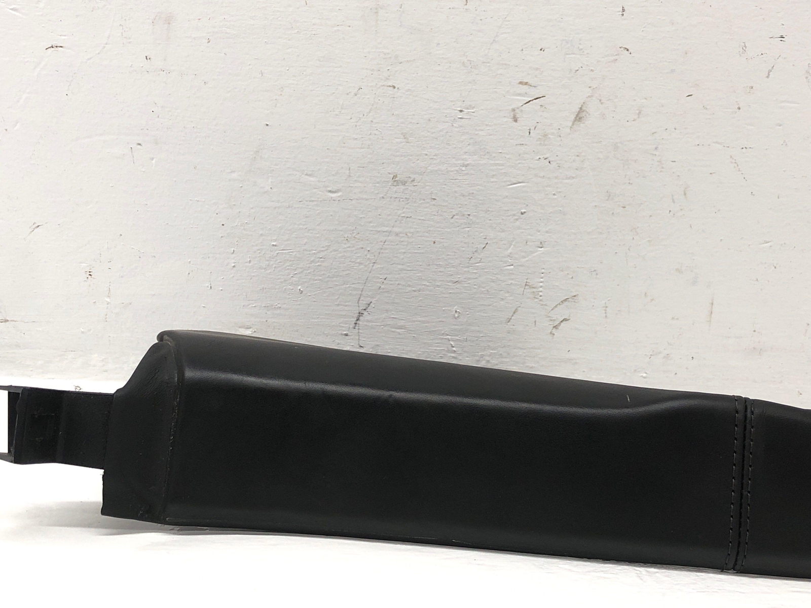 2006-2012 BENTLEY CONTINENTAL OEM FRONT RIGHT KICK PANEL TRIM COVER * BROKEN TAB