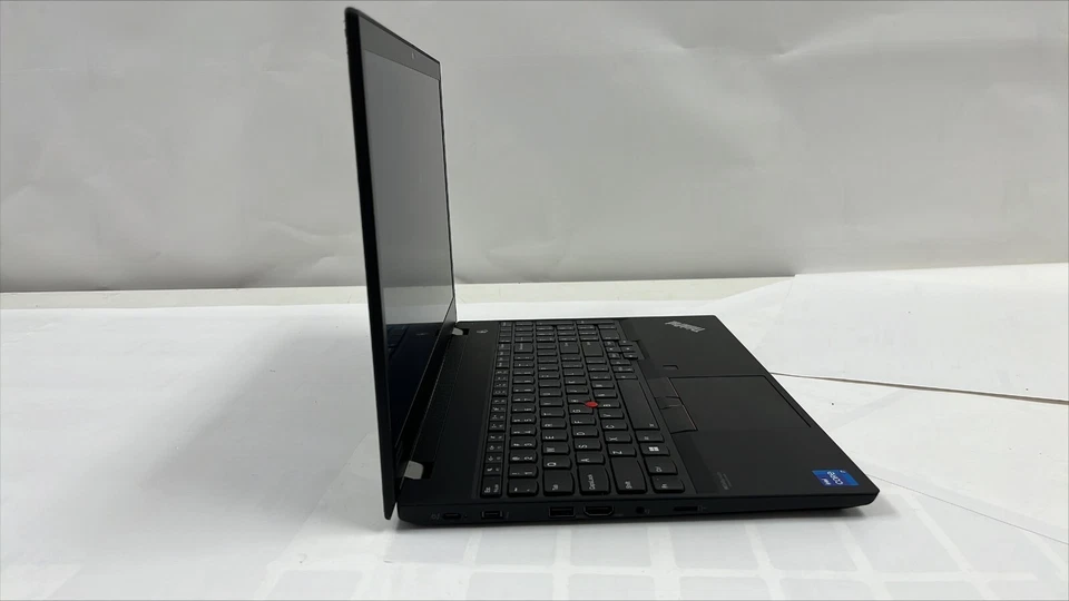 Lenovo ThinkPad P15s Gen 2 i7 32 GB 1 TB Quadro T500 sin sistema operativo Foto 2 de 4