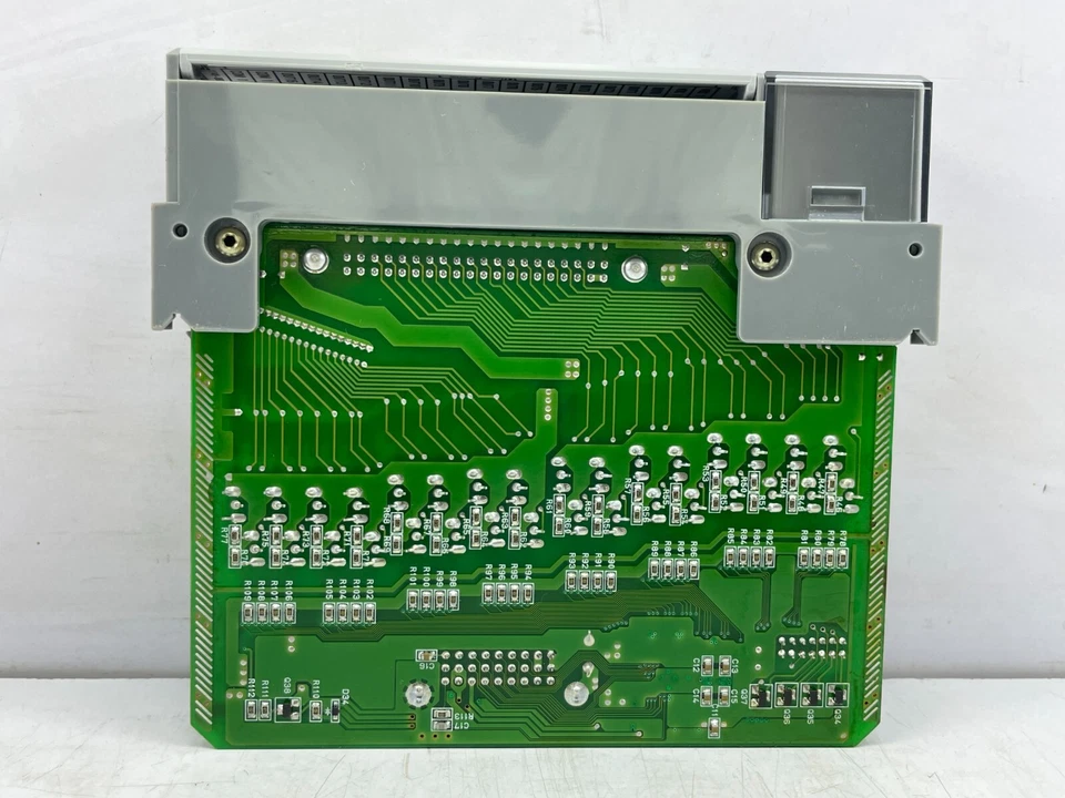 Module De Sortie 32 Canaux Point Numérique Allen Bradley 1746-OB32 SER D SLC 500 - Photo 4/4