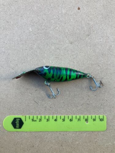 NO IDEA WHAT THIS IS :) - FISHING LURE VINTAGE COLLECTABLE COD BASS BARRA - Picture 1 of 5