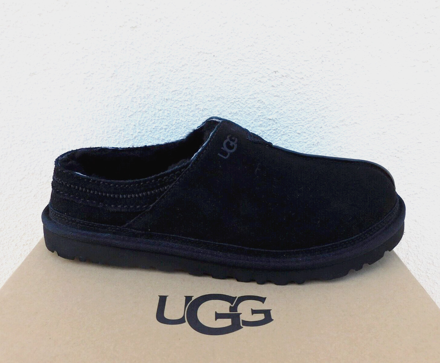 UGG BLACK NEUMAN SUEDE/ SHEEPWOOL COMFORT SLIPPERS, MEN US 7/ EUR