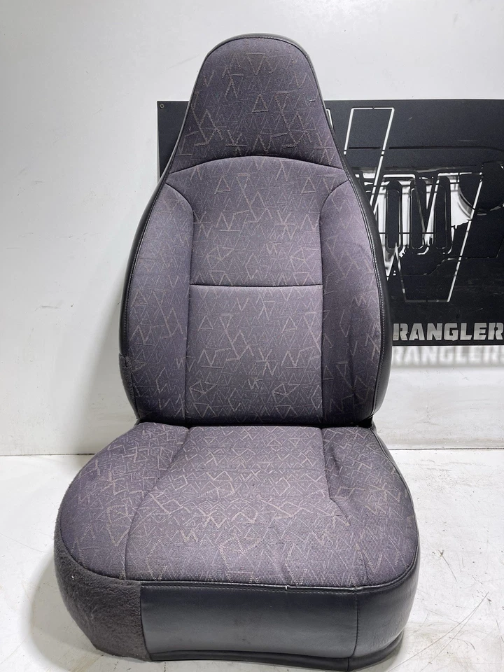 Asientos delanteros y traseros para conductor y pasajero TRIÁNGULO NEGRO 97-02 Jeep TJ Wrangler Foto 2 de 4