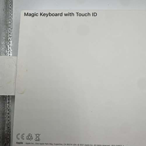 Apple Magic Keyboard with Touch ID for Mac Models + Keyboard Cover - Afbeelding 8 van 9