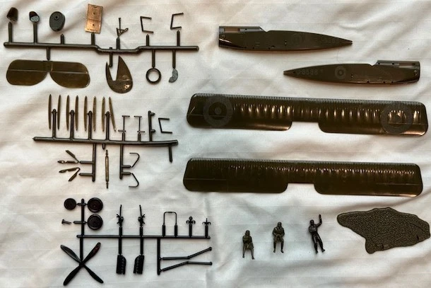 AURORA WWI Bristol F2B Brisfit 1/4" 1/48 Scale Kit# 113-98 1957 w/ Double Decals - Image 4 of 4