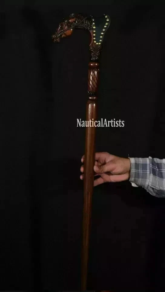 Bastón de madera tallado a mano con mango de cabeza de caballo hecho a mano para caminar de animales Foto 2 de 4