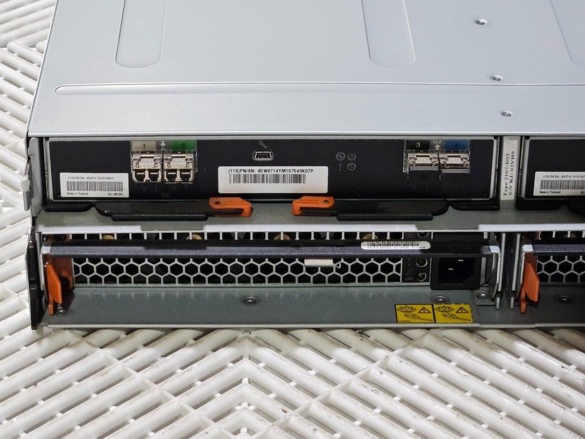 IBM System Storage DS8000 2107-D02 24x 2.5