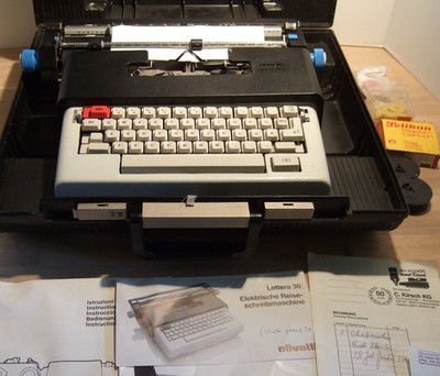 Olivetti Lettera 36C elektrische Schreibmaschine Made in GDR DDR Koffer Rechnung