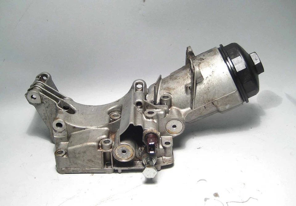 Carcasa de filtro de aceite BMW M52 con tapa de plástico 1996-1999 E39 E36 323i 328i Z3 OEM USADO Foto 3 de 4