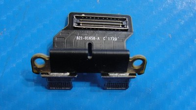 MacBook Air A2179 13'' Early 2020 MWTJ2LL/A Thunderbolt 3 & I/O Board 923-03553