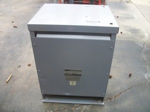 HITRAN 20KVA 3PH TRANSFORMER D3002042H6 HV 460 LV 230Y/133 REFURB