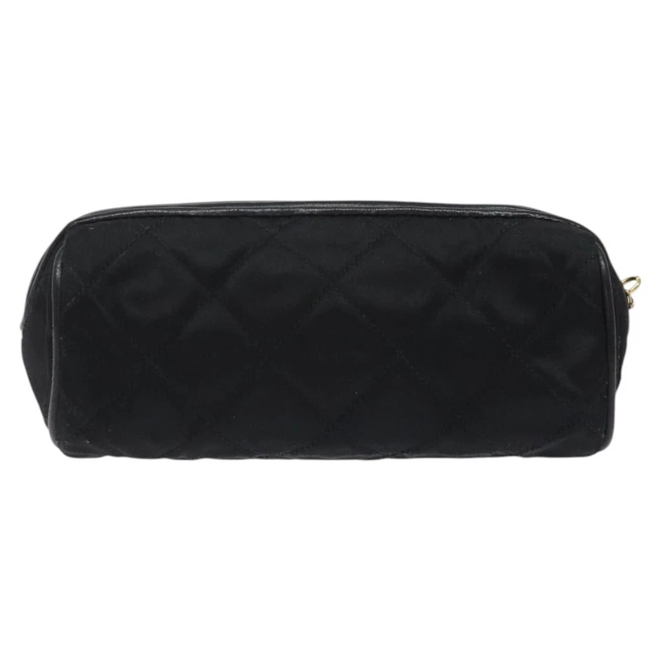 Bolsa CHANEL Matelasse Franja Cetim Preto Dourado CC Autêntica 123782 - Imagem 2 de 4