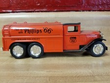 1991 Ertl 1327 Phillips 66 1930 "Diamond T" Tanker Truck Bank 1/34 Scale