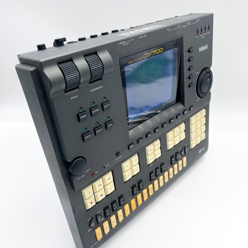 Yamaha QY700 Music Sequencer Workstation with Case - Picture 8 of 11