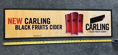 Carling schwarze Früchte Apfelwein Läufer Biermatte Mann Höhle