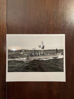 1967 US Navy Minesweeper Launches Photo USS Epping Forest Vietnam Era
