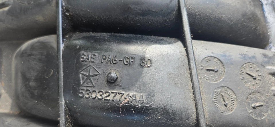 Mopar Dodge Dakota 53032774AA 2005-2007 4,7 L genuino OEM colector de admisión desnudo Foto 2 de 4
