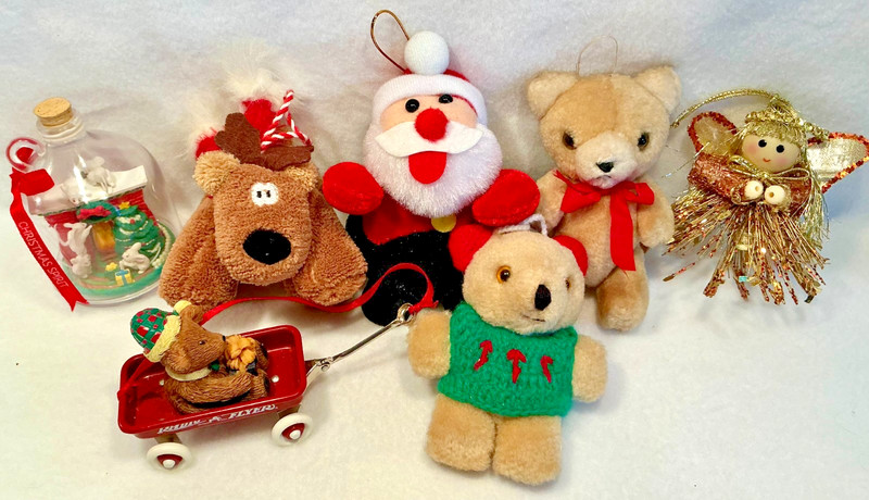 Lot of 7 1980’s Vintage Christmas Ornaments Enesco Mice, Hallmark Rodney, Radio