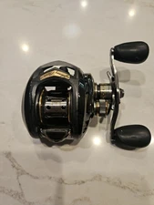 Johnny Morris Signature Series Bait Casting Reel (Right Handed) JSG10HA