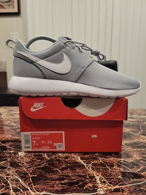 Nike Roshe One (GS)- Size 7y