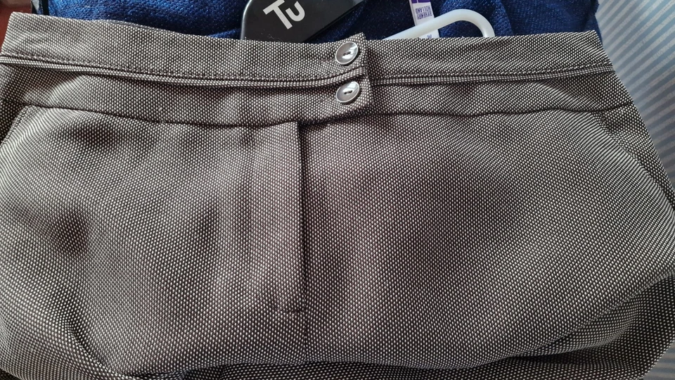  Ladies David Emanuel grey Fleck trousers size 16  Work  - Image 2 of 4