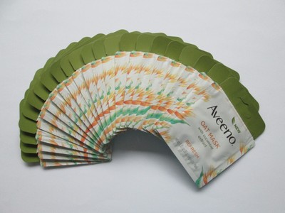 Lot of 25 Aveeno 0.35 oz. Oat Face Mask with Cucumber Extract Refresh