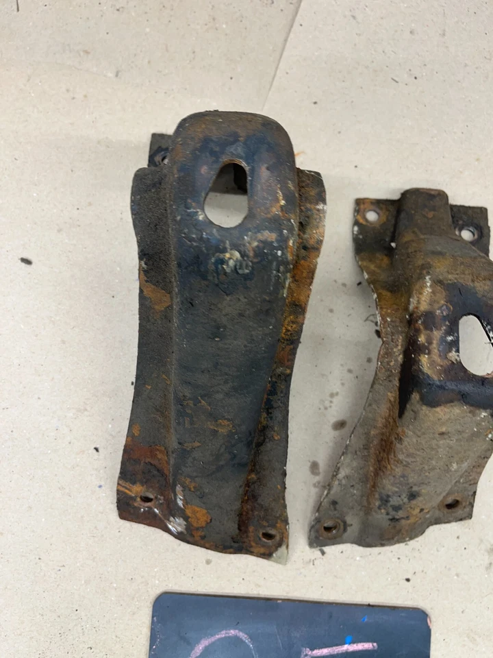 1967 68 69 70 71 72 FORD TRUCK F100 F250 F350 2WD FE ENGINE FRAME MOUNT PERCH OE - Image 3 of 4