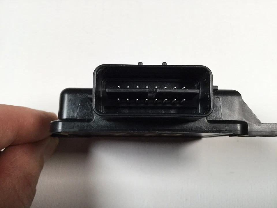 ОРИГИНАЛЬНЫЙ МОДУЛЬ УПРАВЛЕНИЯ ПРАВЫМ ПЕРЕДНИМ СИДЕНЬЕМ ДЛЯ ПАССАЖИРА NISSAN VERSA 2018 NJ9KN17Z010481 - Изображение 4 из 4