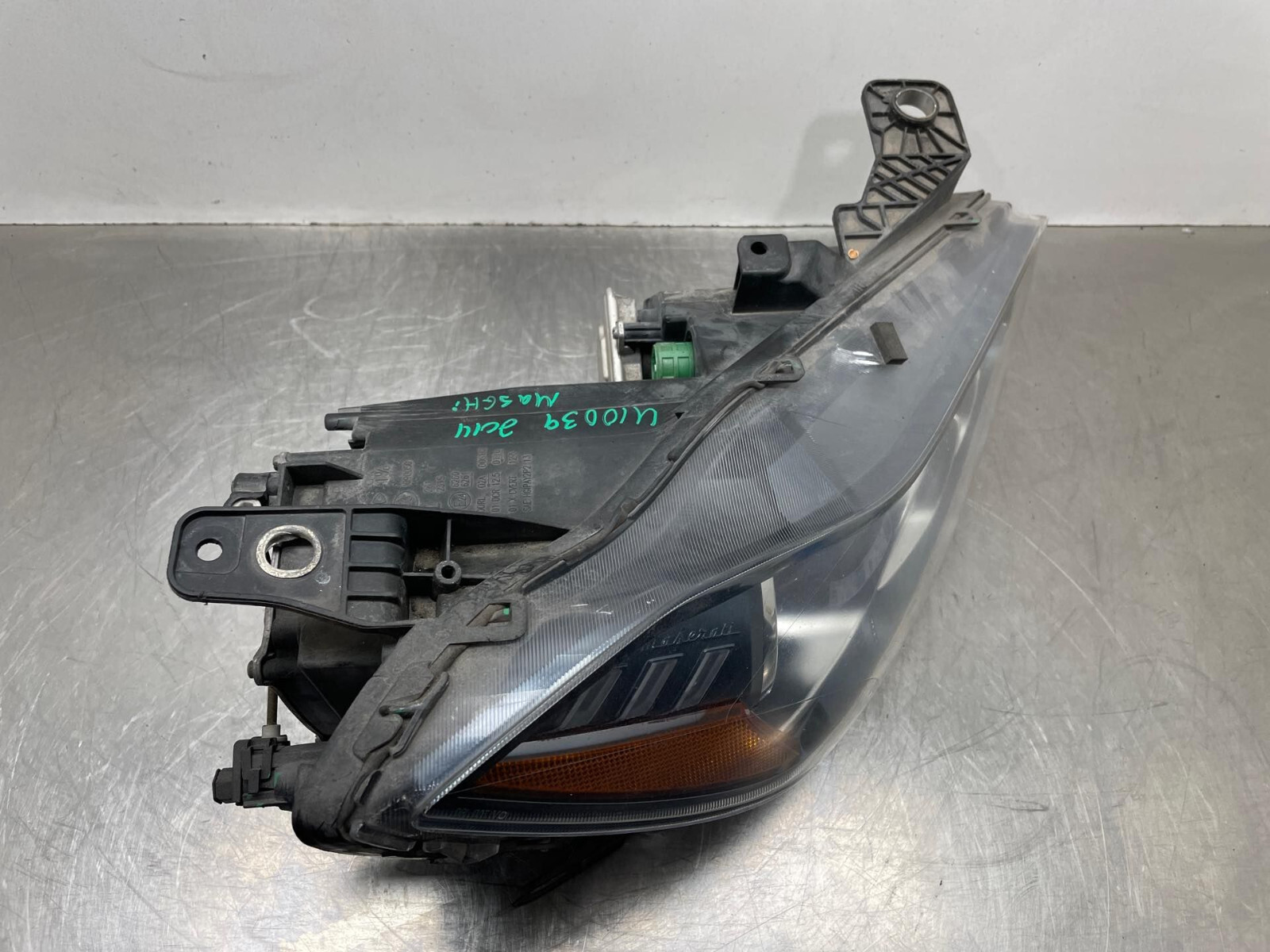 2014 Maserati Ghibli OEM Right Hand Passengers Side Xenon Headlight 670005473