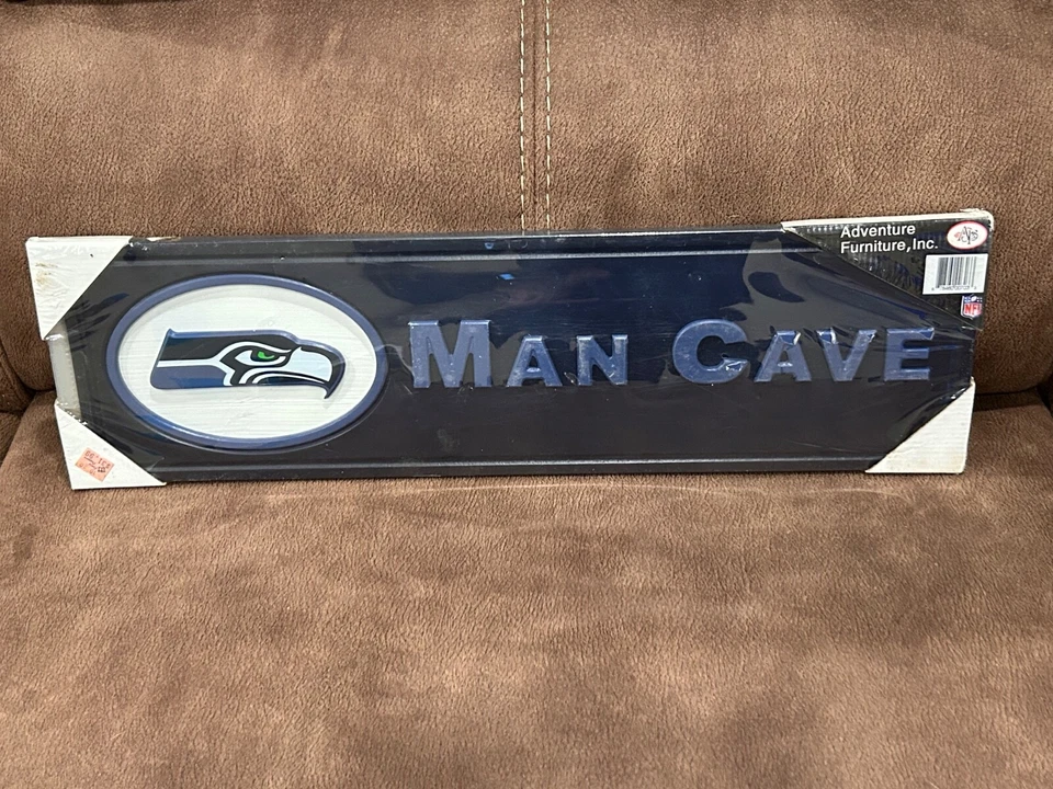 "Seattle Seahawks NFL Hombre Cueva Madera Placa Marco 23""x 7""" Foto 2 de 2