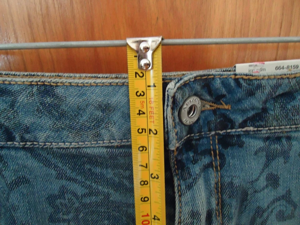 Jean de cachemira Arizona talla 13 para mujer "NUEVO CON ETIQUETAS" ¿Geométrico desgastado? Pantalones cortos Foto 3 de 4