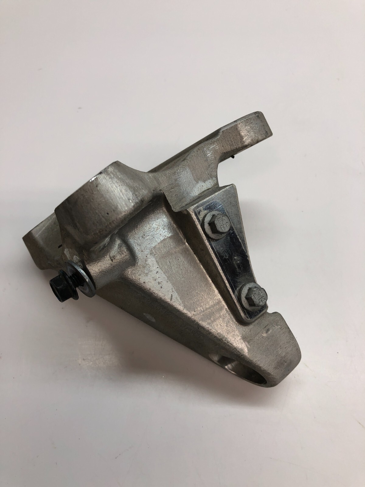 MCLAREN 570S 650S STRUT MOUNT BRACKET WITH BOLTS OEM 11A7431CP 11A7142