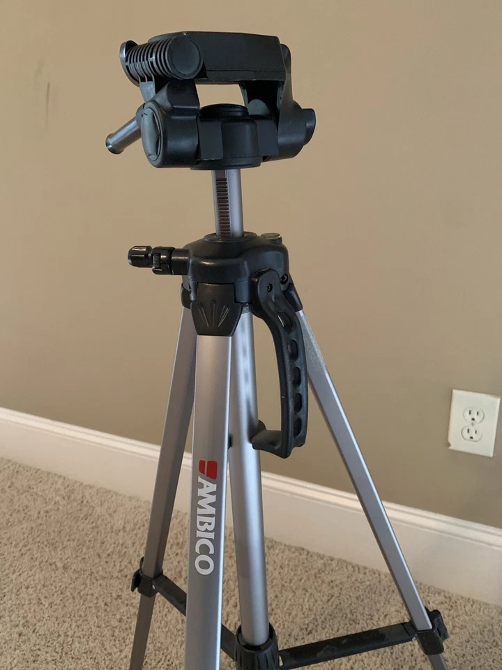 AMBICO DELUXE VIDEO/PHOTO ALUMINUM QUICK RELEASE BUBBLE LEVEL TRIPOD 24-57" TALL - Image 2 of 3