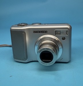 Samsung S1030 10.1MP Digital Camera, Silver - Tested