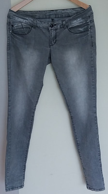 Terranova Jeans  Hellgrau ca Größe 40 42 schöne Waschung