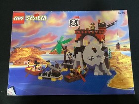 Lego Pirates 6279 Skull Island with Manual and 6 Mini Figs ( no box)