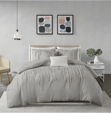 URBAN HABITAT PALOMA 4 PIECE COMFORTER SET TWIN / TWIN XL BRAND NEW