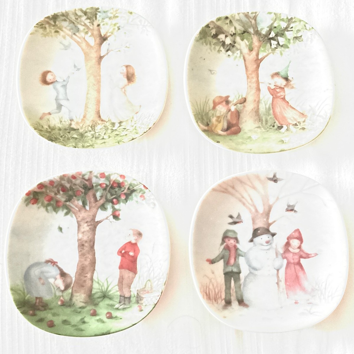 Set of 4 Arabia Finland The Four Seasons decorative plates by