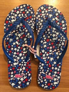 vineyard vines flip flops womens