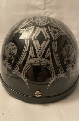 MOTORCYCLE FIBERGLASS HELMET BLACK/SILVER SKULL XXL, D.O.T. APPROVED FMVSS218