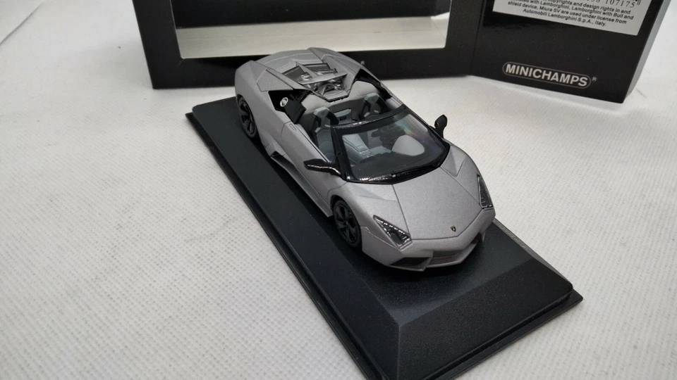 Minichamps LAMBORGHINI REVENTON ROADSTER EDIZ LIMITATA 1 di 1440 pz SCALA 1:43 - Immagine 3 di 4
