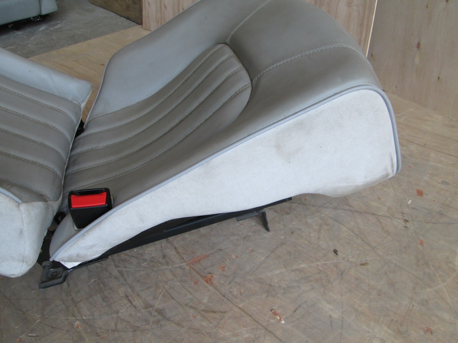 Maserati Quattroporte - LH / Rear Seat w/ Rails / Guides  - Power Grey